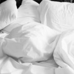 Hvid kvalitets seng med puder og dyne